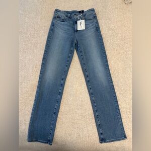 AG Saige Crop Straight Leg Jean in
Serene